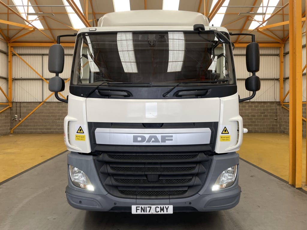 DAF CF 230 *EURO 6* 4X2, 18 TONNE CURTAINSIDER – 2017 – FN17 CMY