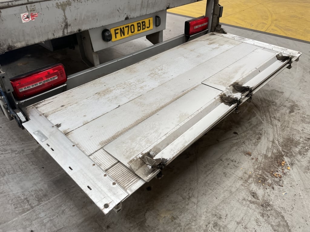 DAF CF 260 *EURO 6* 4X2 18 TONNE BOX – 2020 – FN70 BBJ