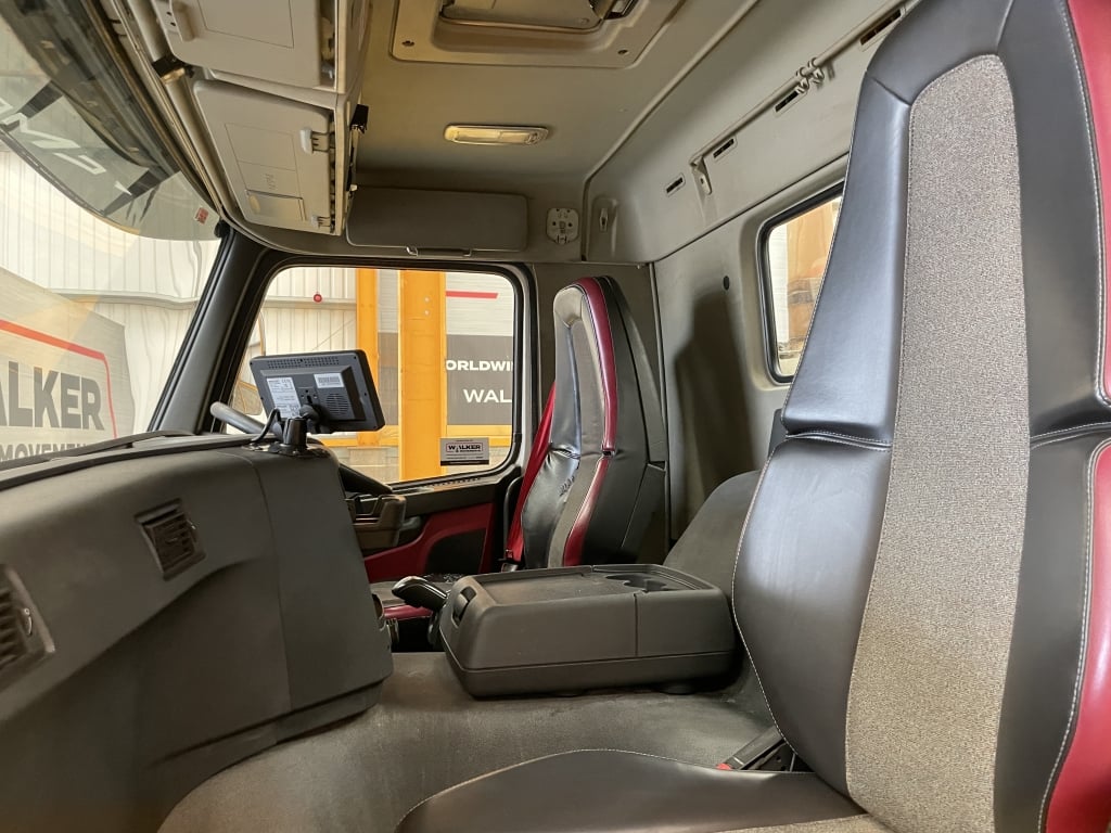 VOLVO FMX *EURO 6*, 8X4 STEEL TIPPER – 2016 – GF66 RZC