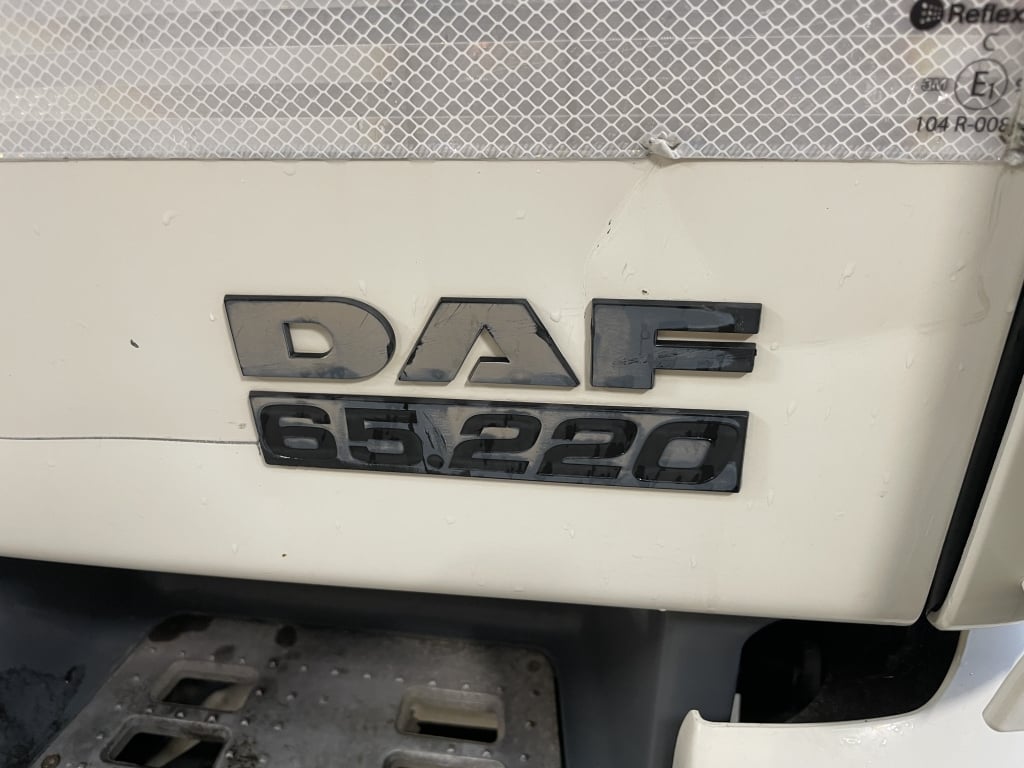 DAF CF65.220 EURO 5, 4X2 18 TONNE CURTAINSIDER – 2014 – HN63 LNG