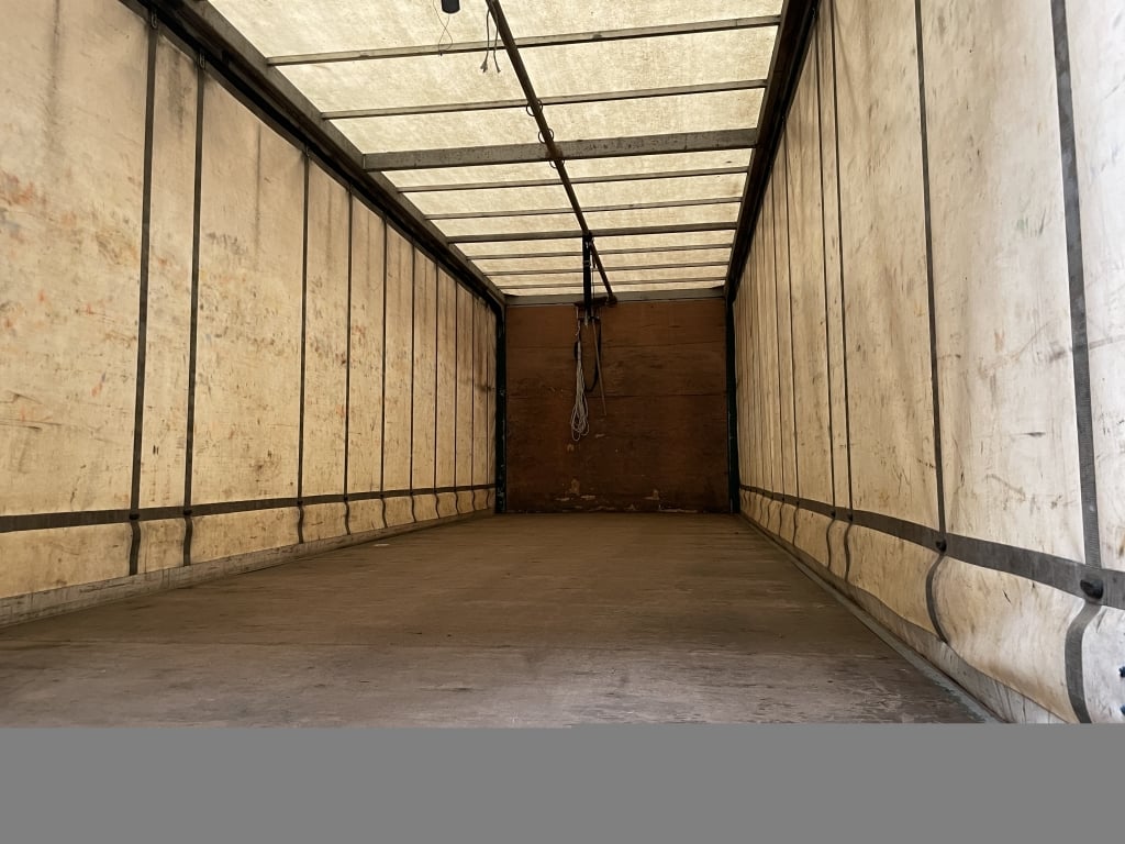 VOLVO FE 300 EURO 5 26 TONNE 6X2 CURTAINSIDER – 2011 – KY61 KAA