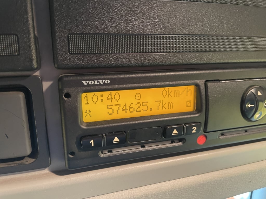 VOLVO FE 300 EURO 5 26 TONNE 6X2 CURTAINSIDER – 2011 – KY61 KAA