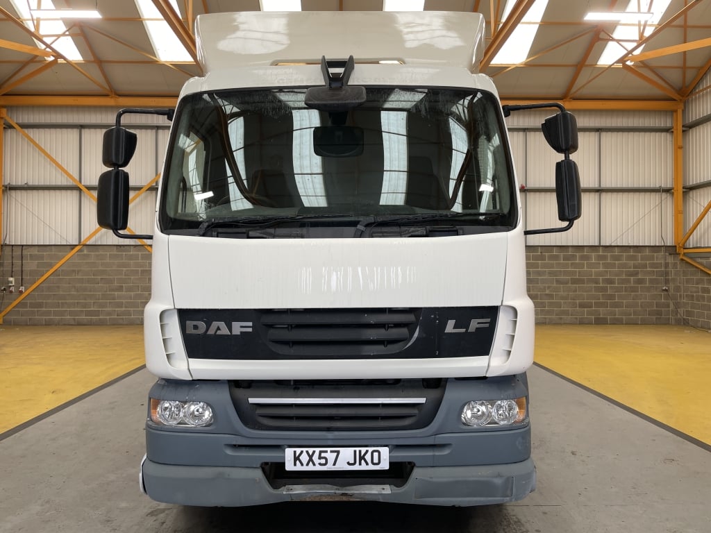 DAF LF55, 18 TONNE 4X2 DROPSIDE FLATBED – 2007 – KX57 JKO