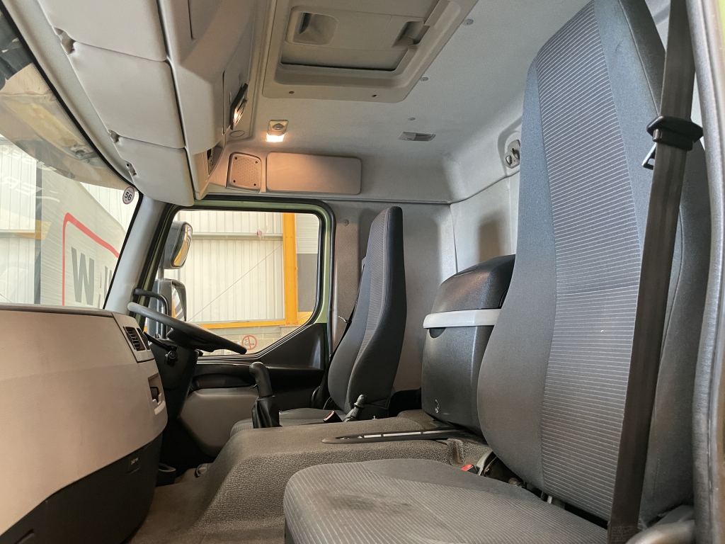VOLVO FE-300 EURO 5 26 TONNE 6X2 CURTAINSIDER – 2011 – KY61 KAA