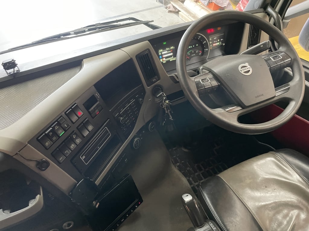 VOLVO FM420, 8X2 *EURO 6* BRICK CRANE – 2018 – OO06 HEV