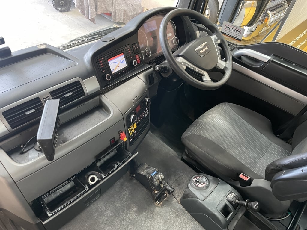 MAN TGS 35.400 *EURO 6* 8X4 STEEL TIPPER – 2016 – OU16 EUE
