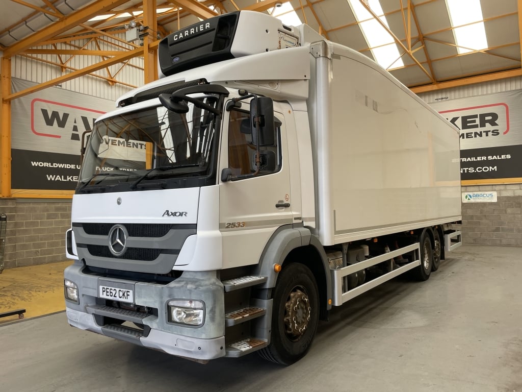 MERCEDES BENZ AXOR 2533 EURO 5, 26 tonnes, 6x2, camion frigorifique – 2012 – PE62 CKF