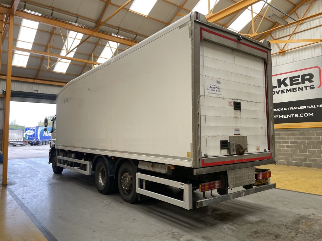 MERCEDES BENZ AXOR 2533 EURO 5, 26 tonnes, 6x2, camion frigorifique – 2012 – PE62 CKF