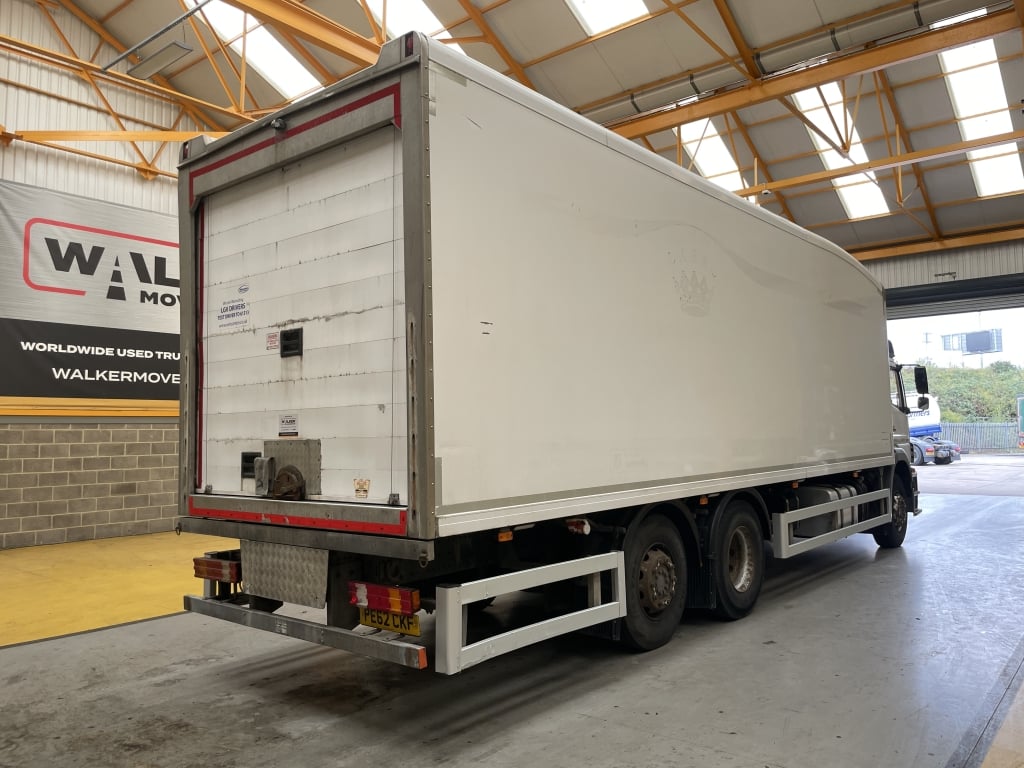 MERCEDES BENZ AXOR 2533 EURO 5, 26 tonnes, 6x2, camion frigorifique – 2012 – PE62 CKF