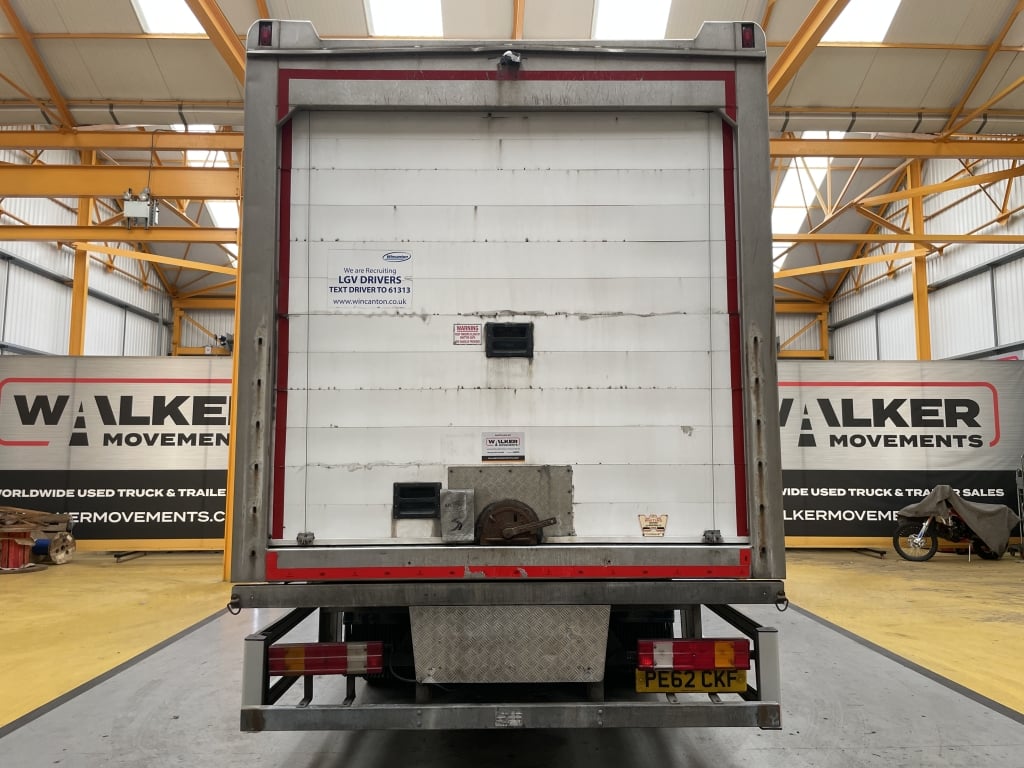 MERCEDES BENZ AXOR 2533 EURO 5, 26 tonnes, 6x2, camion frigorifique – 2012 – PE62 CKF