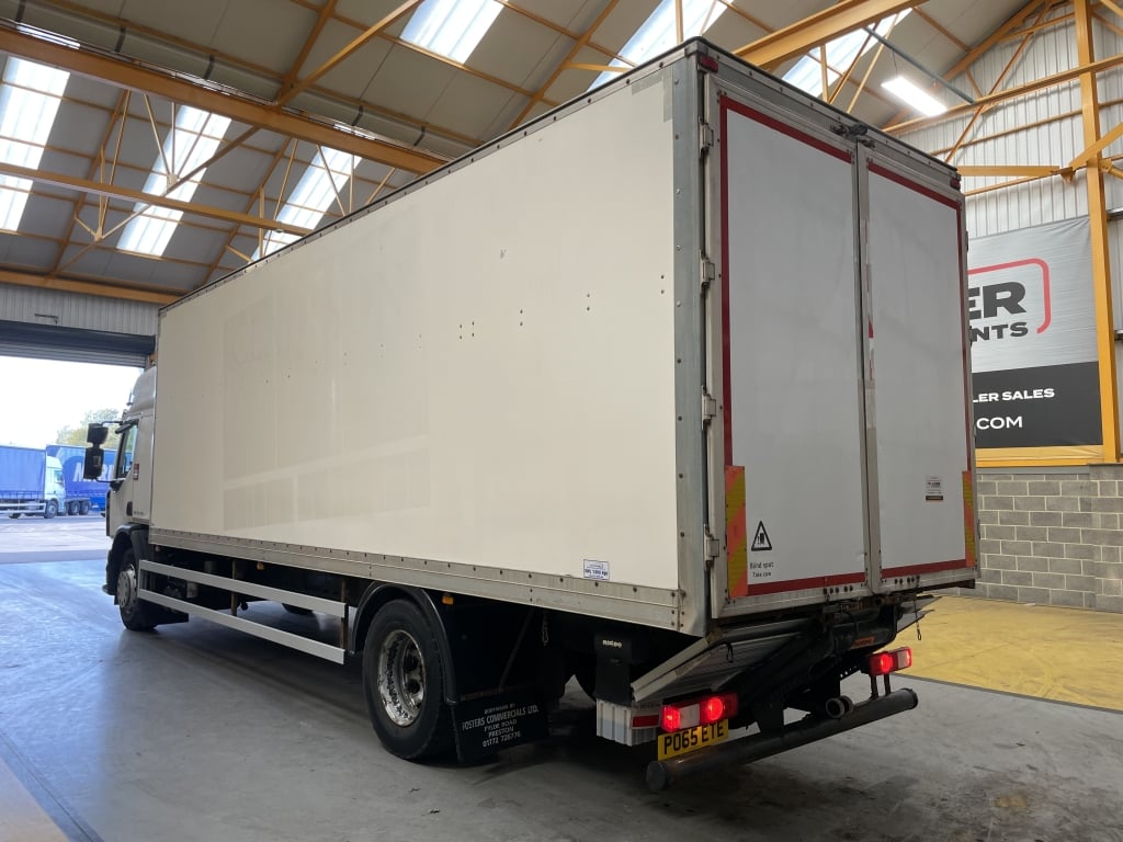 RENAULT D WIDE 18 tonnes *EURO 6* 4x2 fourgon – 2015 – PO65 ETE