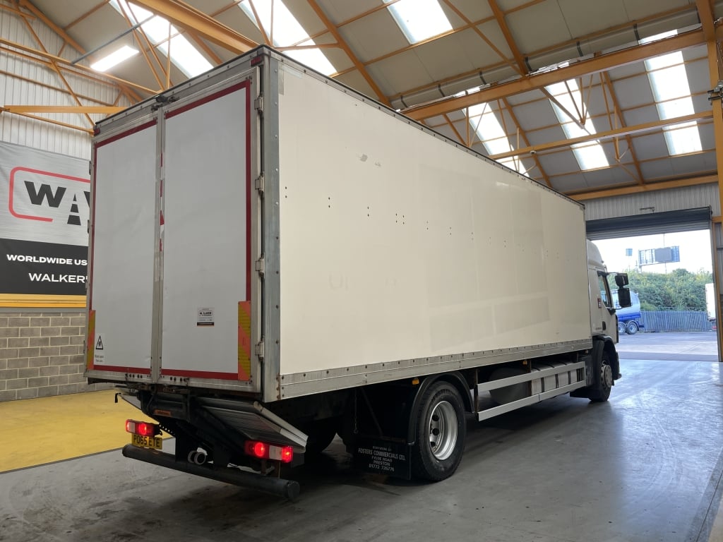 RENAULT D WIDE 18 tonnes *EURO 6* 4x2 fourgon – 2015 – PO65 ETE