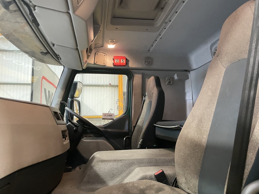 VOLVO FE-320 *EURO 6* 26 TONNE 6X2 CURTAINSIDER – 2015 – PO65 UJR
