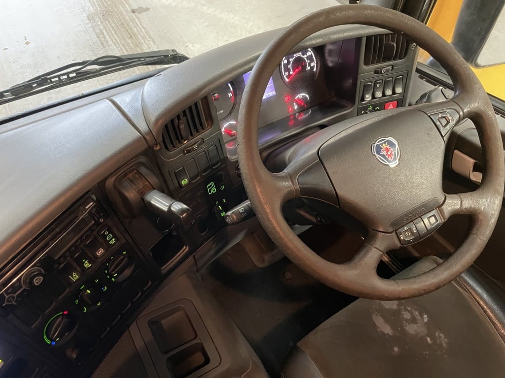 SCANIA P250 *EURO 6* 4X2 SKIP LOADER – 2017 – SN17 WFS