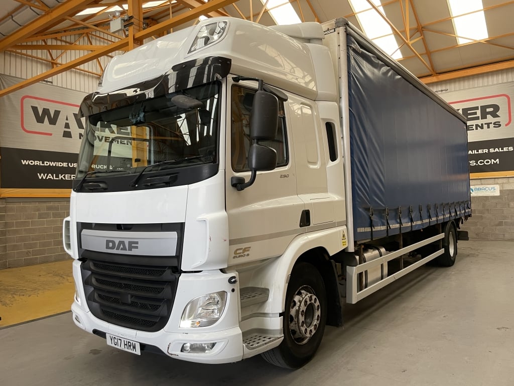 DAF CF 290 SPACE CAB *EURO 6* 4X2, 18 TONNE CURTAINSIDER – 2017 – YG17 HRM