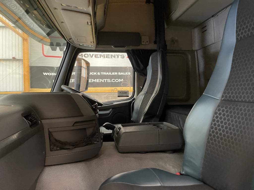 VOLVO FM 450 GLOBETROTTER EURO 5, 6X2 TRACTOR UNIT – 2013 – YJ13 LKY