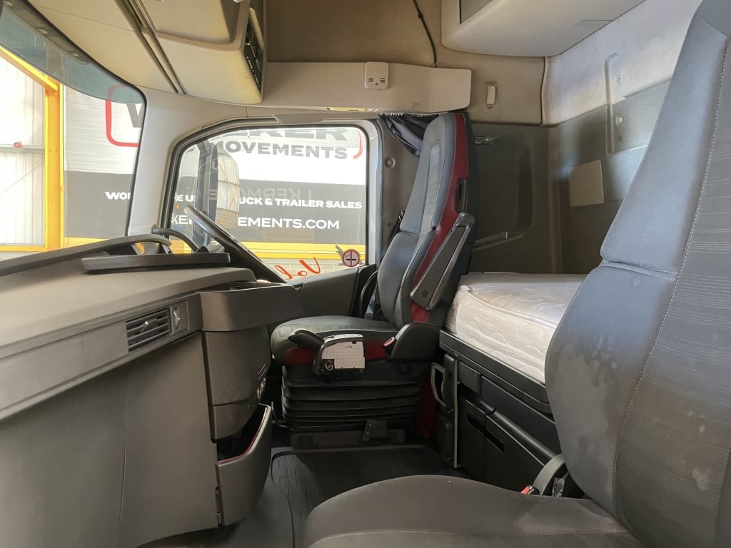 VOLVO FH 500 VERSION 4 GLOBETROTTER *EURO 6* 6X2 TRACTOR UNIT – 2017 – YN17 ODE