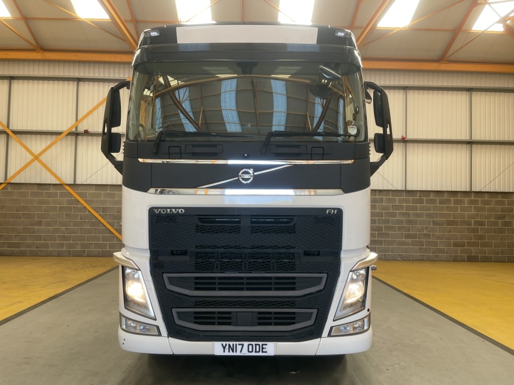 VOLVO FH 500 VERSION 4 GLOBETROTTER *EURO 6* 6X2 TRACTOR UNIT – 2017 – YN17 ODE