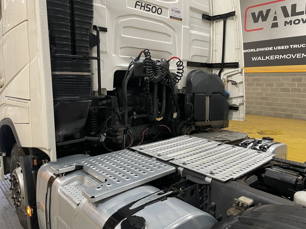 VOLVO FH 500 VERSION 4 GLOBETROTTER *EURO 6* 6X2 TRACTOR UNIT – 2017 – YN17 ODF